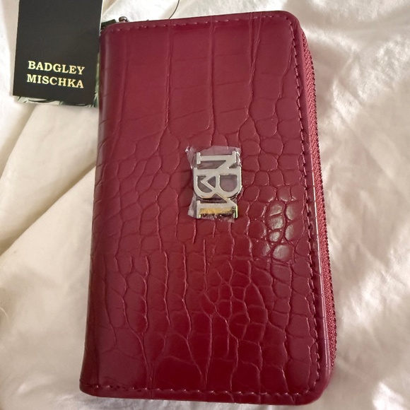 Badgley Mischka Croco Coin Purse Vegan Leather Wine NWT - Picture 1 of 4